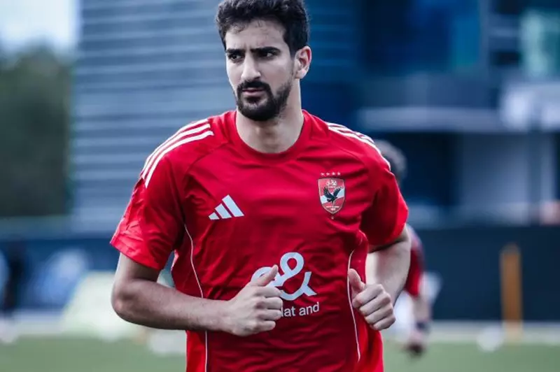 طبيب الأهلي: تقييم إصابة بن رمضان قبل مواجهة غزل المحلة