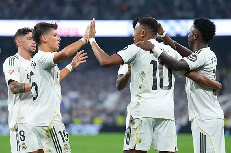 مبابي يقود ريال مدريد لانطلاقة ناجحة في الليجا بفوز مثير على أوساسونا